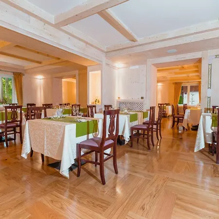 Serena Cortina Otel